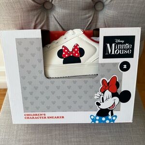 Disney Minnie Mouse Girls Sneakers‎ Size 2 NEW